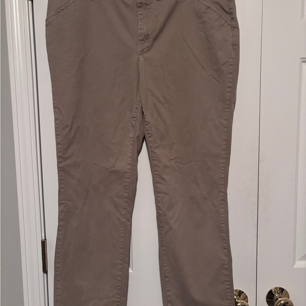Lee Essential’s Women’s Khaki Chinos